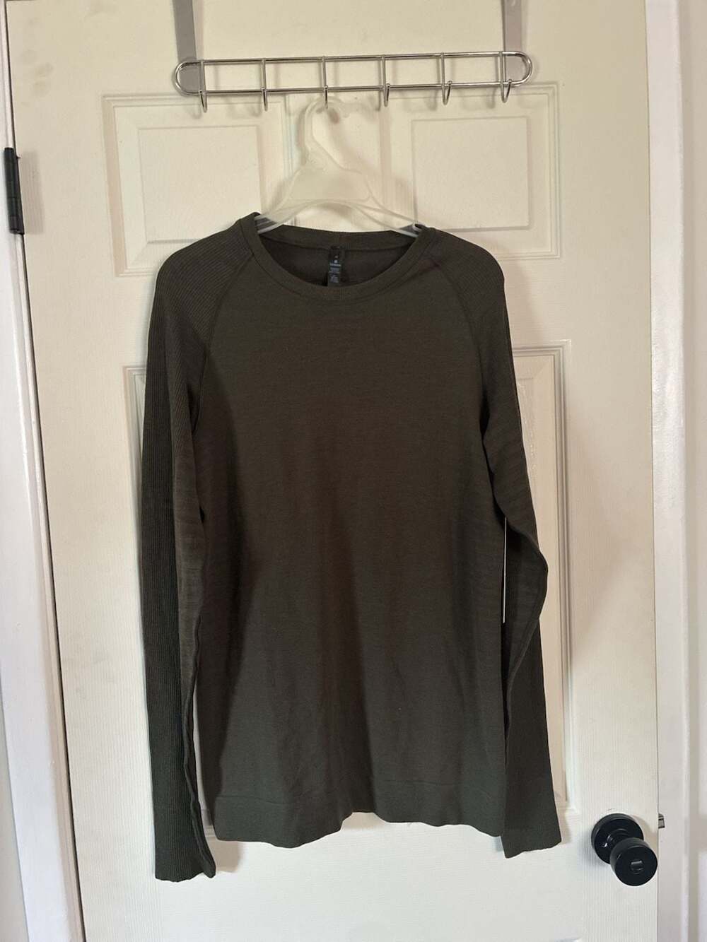 Lululemon Keep the Heat Thermal LS Size XL Dark Olive Green Wool Base Layer